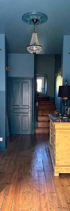 Moulin de Joumard, gîtes, chambres et table d'hôtes de charme , jacuzzi, sauna, piscine et bain nordique Etablissement 4 étoiles，位于Aubazat的酒店