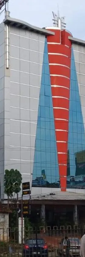 Gee Bee Palace，位于安加马尔伊的酒店