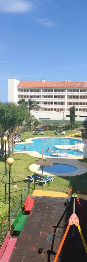 APARTAMENTO JUNTO A LA PLAYA ZONA TRANQUILA，位于马尼尔瓦的酒店
