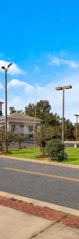 Quality Inn Sandersville，位于Sandersville的酒店