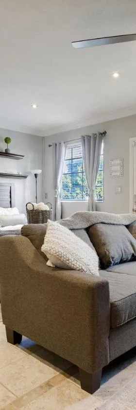 Luxury Cozy Studio with Firepit，位于维斯塔的酒店