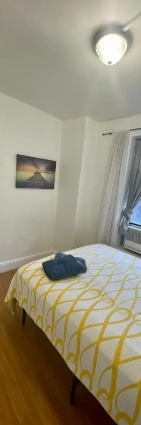 Room in a 2 Bedrooms apt. 10 minutes to Time Square!，位于西纽约的酒店
