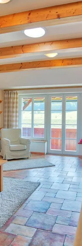 Apartmány nad stájemi - Jítravský Dvorec，位于Rynoltice的酒店