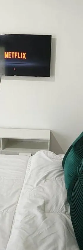 Private Cozy & Spacious Room at a house with pool，位于塔马拉克的酒店