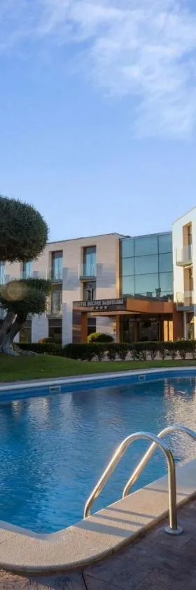 Hotel & Spa Golden Barcelona，位于巴尔罗马内斯的酒店
