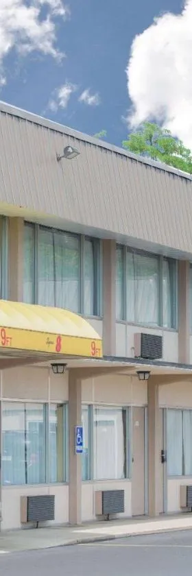 Super 8 by Wyndham Ashland，位于阿什兰的酒店