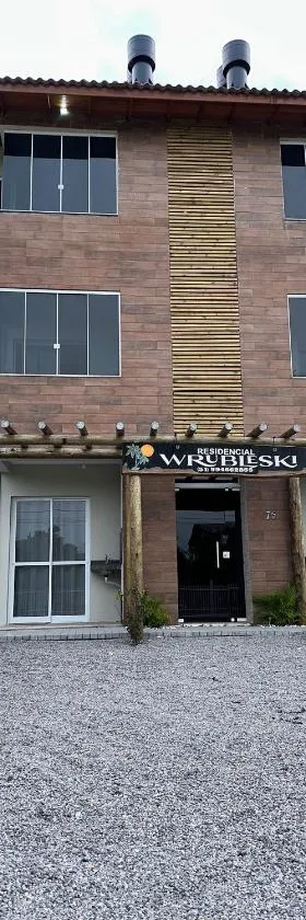 Apartamentos pinheira，位于皮涅拉的酒店