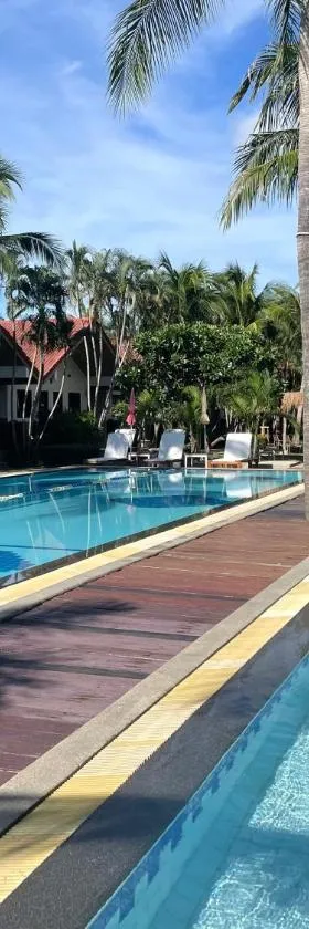 Dolphin Bay Beach Resort，位于三百岭的酒店