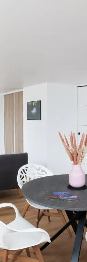 Charmant appartement proche de Clermont-Ferrand，位于沙托盖的酒店