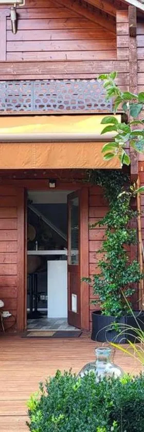 Dans un parc privatif arboré，位于Réau的酒店