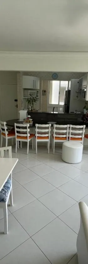 Apartamento Maré Mansa a 30 metros da praia Mansa em Caiobá com Wifi，位于卡伊奥巴的酒店