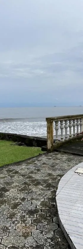 Hotel les Polygones Kribi，位于克里比的酒店