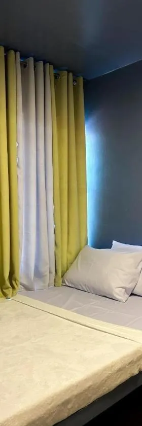 Mar Azul Travellers Inn and SPA，位于San Remigio的酒店
