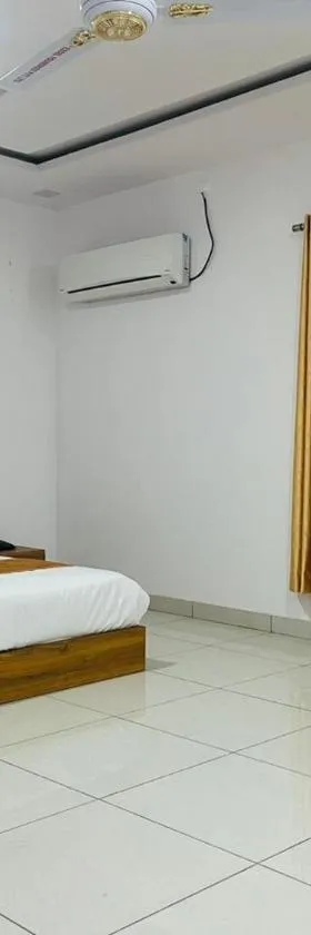 Hotel Surya Inn，位于Pātolī的酒店
