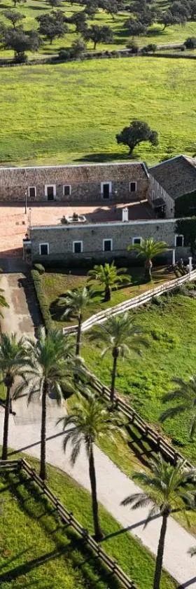 Alojamiento Rural Finca Barral，位于塞维利亚的酒店