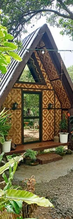 LK Farmcation Cabin Ligaya - Lucban, Quezon，位于Nalunao的酒店