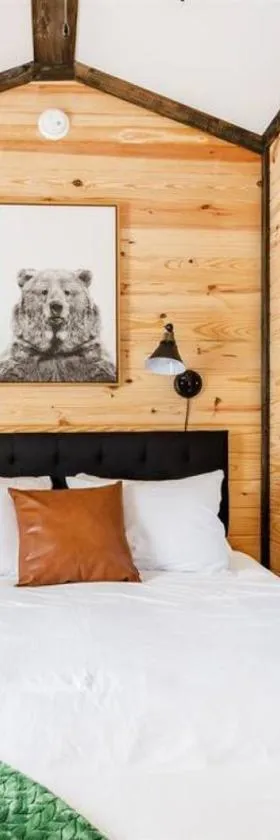 3 Bearly Working Luxury Tiny House Firepit Mins to Lake Guntersville，位于甘特斯维尔的酒店