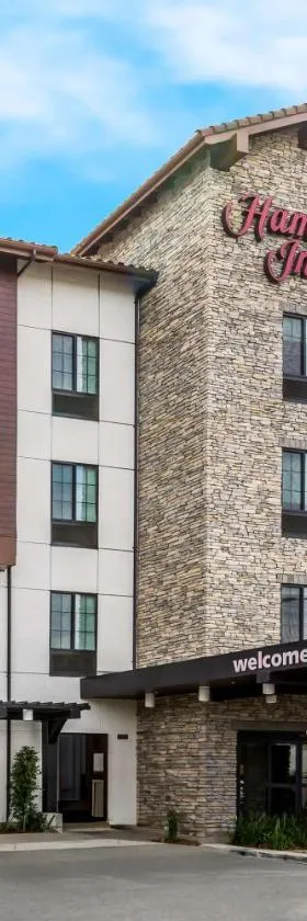 Hampton Inn Concord，位于康科德的酒店