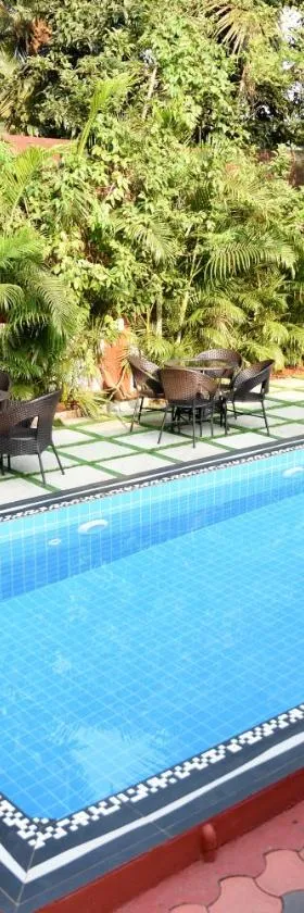 4BHK Private Pool villa in North Goa with Kayaking nearby!!，位于Moira的酒店