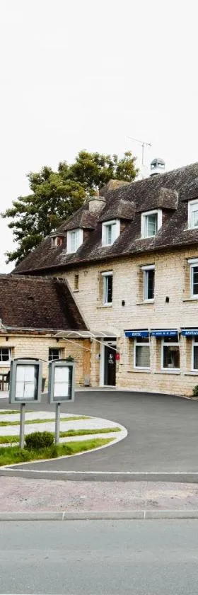 Logis Hotel Le Relais De La Poste Restaurant Le Fil du Temps，位于Thury-Harcourt的酒店