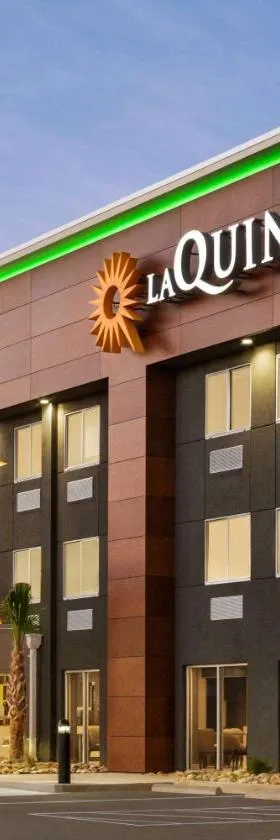 La Quinta Inn by Wyndham Columbia NE Fort Jackson，位于哥伦比亚的酒店
