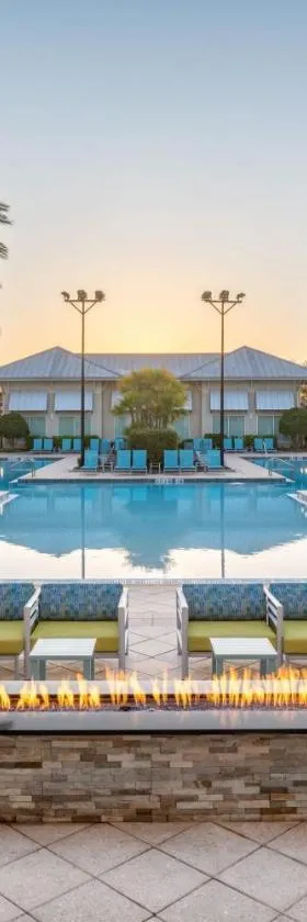 SpringHill Suites by Marriott Orlando at FLAMINGO CROSSINGS Town Center-Western Entrance，位于奥兰多的酒店