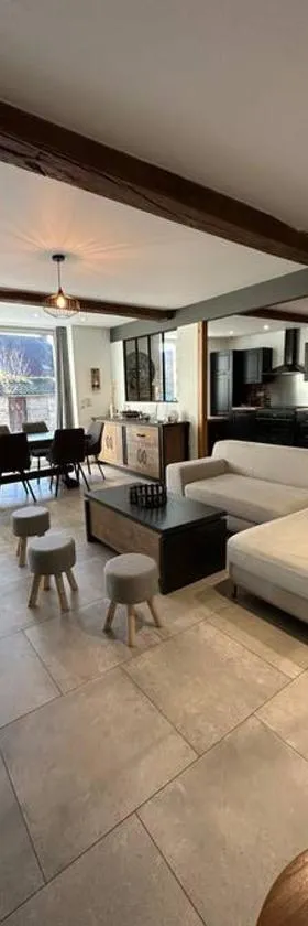 Gîte 10 personnes avec spa privatif，位于Bellenot-sous-Pouilly的酒店