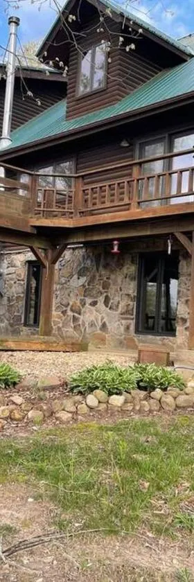 Buffalo River Lodge (Yellville)- Lower Level，位于Saint Joe的酒店