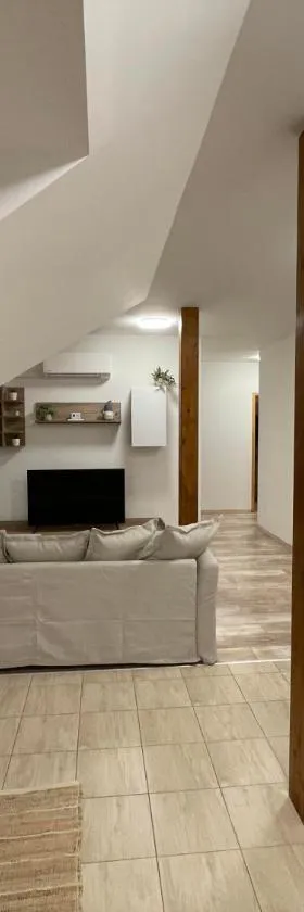 Taverna Apartman 1，位于莫诺尔的酒店