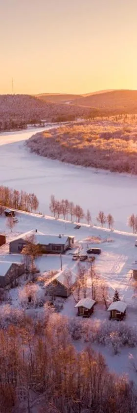 Arctic River Resort，位于伊瓦洛的酒店