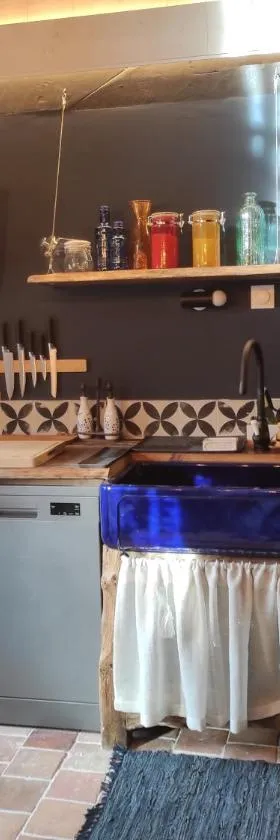 La Ville Es Riez Gite au pressoir，位于Corseul的酒店