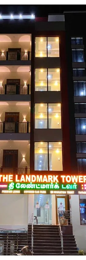 The Landmark Tower，位于Thirunallar的酒店