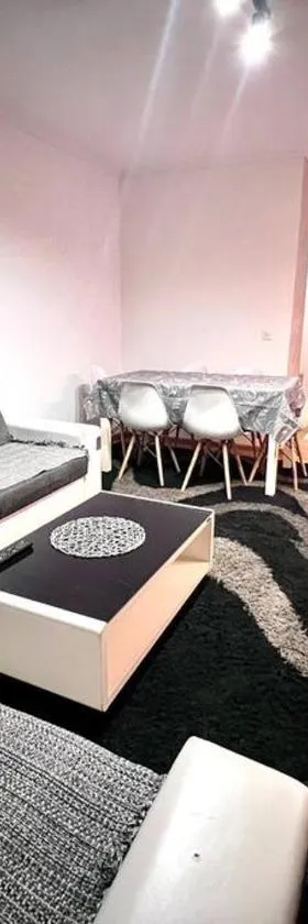 MD Tuzla，位于图兹拉的酒店