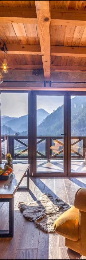 Mountain house Potkovica，位于Lazići的酒店