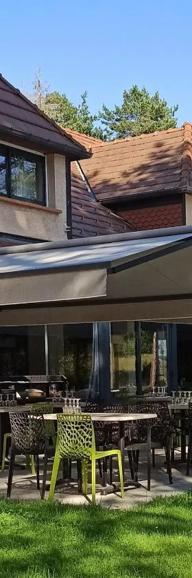 Hôtel Restaurant Logis La Méridienne，位于昂拉尔德斯·德圣菲的酒店
