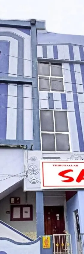 THIRUNALLAR S A RESIDENCY，位于Thirunallar的酒店