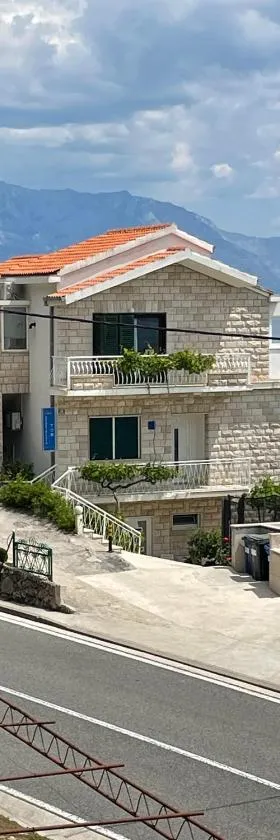 Apartments TOM，位于麦米科的酒店