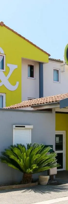 B&B HOTEL Fréjus Roquebrune-sur-Argens，位于罗克布伦河畔阿尔让的酒店