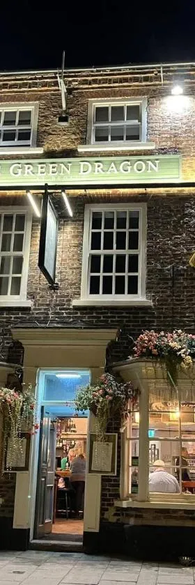The Green Dragon at Bedale，位于比代尔的酒店