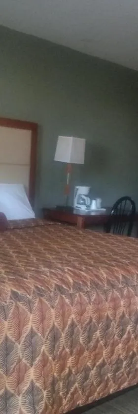 Maple leaf motel，位于新米尔福德的酒店