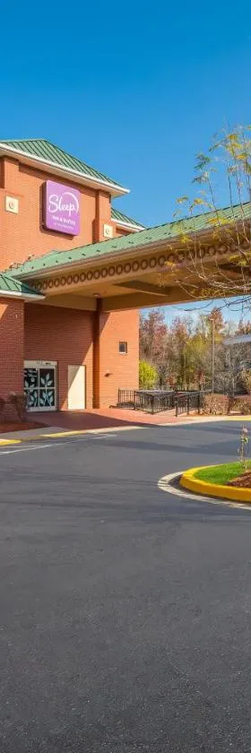 Sleep Inn & Suites near Joint Base Andrews-Washington Area，位于莫宁赛德的酒店