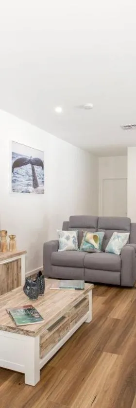 Shiloh Shores - Pet Friendly with Fire Pit - 5 Mins to Beach，位于卡尔布拉海滩的酒店
