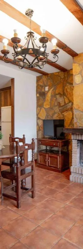 Apartamentos Los Olivos，位于阿尔卡拉德尔胡卡尔的酒店