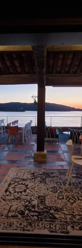 VILLA MANDRAGORE Ile du Levant，位于勒旺岛的酒店