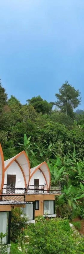 Selayang Olivehill - Kemewahan Glamping di Hutan，位于Ciburayut的酒店