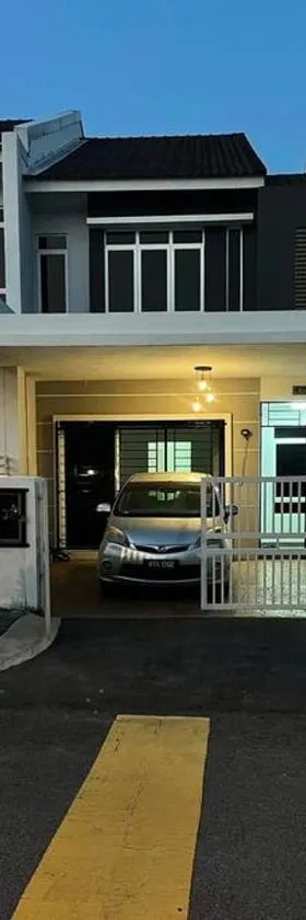 Home Vacays at Kota Puteri，位于Batu Arang的酒店