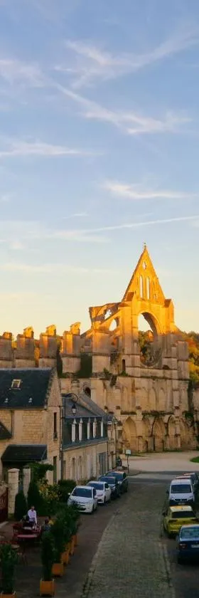 HOTEL DE L'ABBAYE DE LONGPONT，位于Longpont的酒店