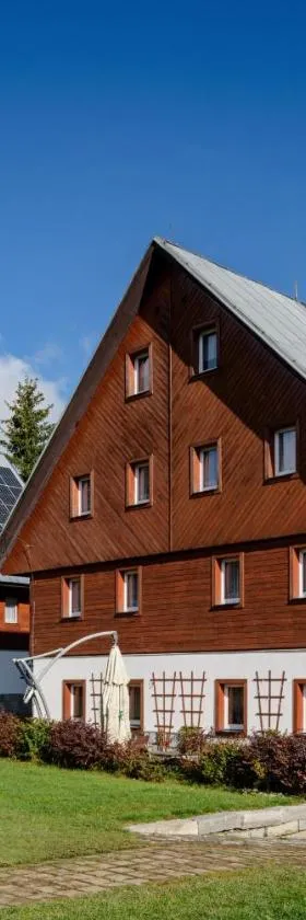 Horský Hotel Skiland，位于奥斯特鲁兹纳的酒店