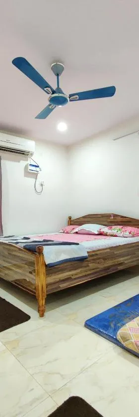 P V J RESIDENCY HOME Stay，位于Pithāpuram的酒店