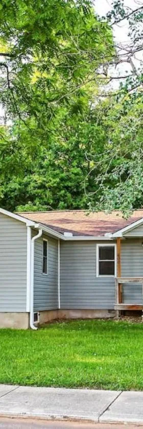Cozy Country Home with Room for Entire Family，位于Maiden的酒店